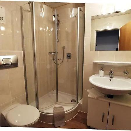 Πανσιόν Menkenhof 5*