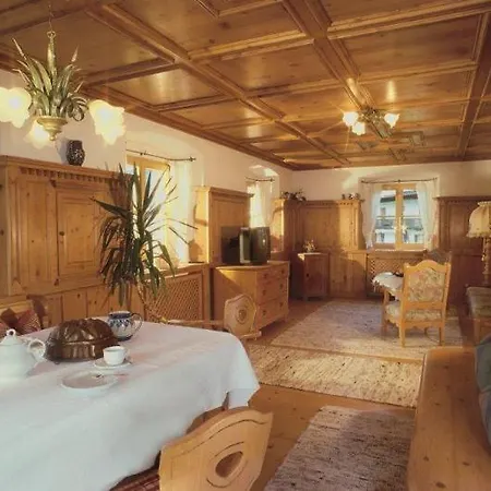 Πανσιόν Menkenhof 5*